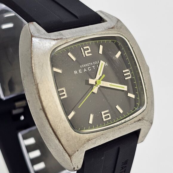 Kenneth Cole Reaction Men's Watch 42mm Black Dial New Plastic Bands New Battery - Picture 4 of 13